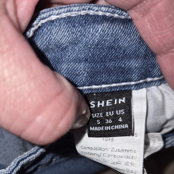 Womans Size 4 Shein Flared Jeans - Picture 5 of 6